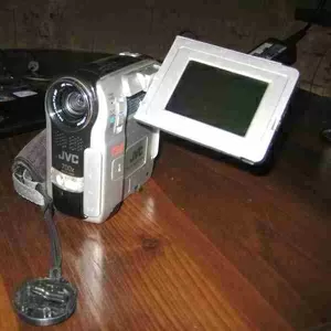 Продам видеокамеру JVC GR-DX28e.