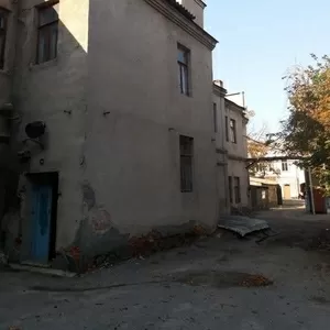 Отдельно-стоящие здание в центре города Харькова