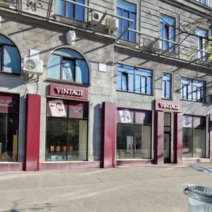 Сдам в аренду помещение 287м2,  пл. Конституции 1. 