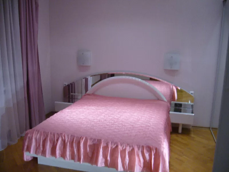 Сдам 3к. квартиру,  120м,  евроремонт,  полноценная спальня