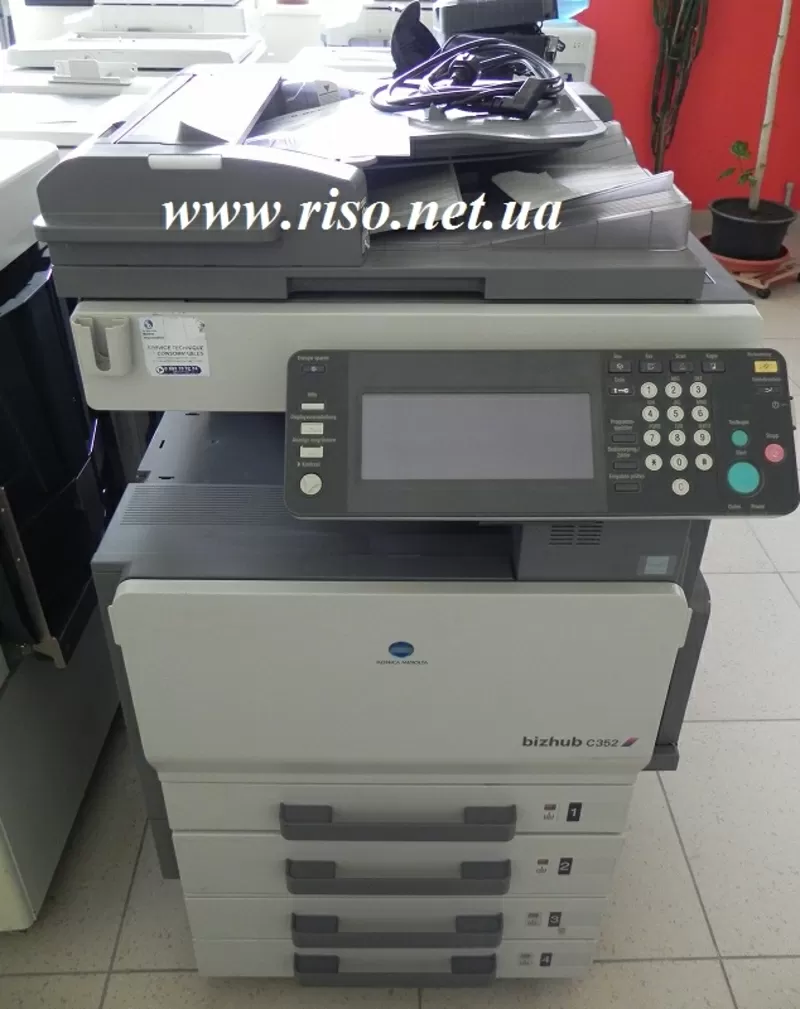 Продам цветной копир  Konica Minolta Bizhub C352 б/у