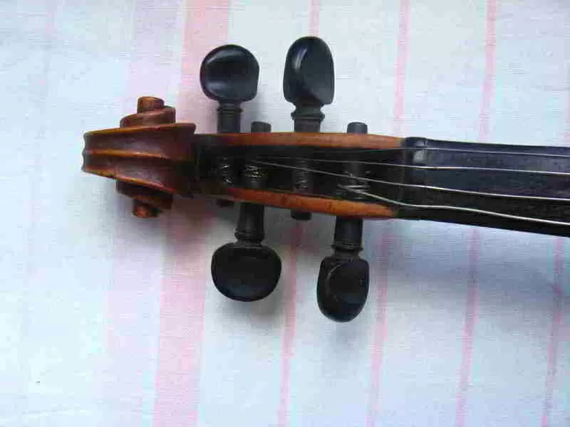 Скрипка 19-го века. 2