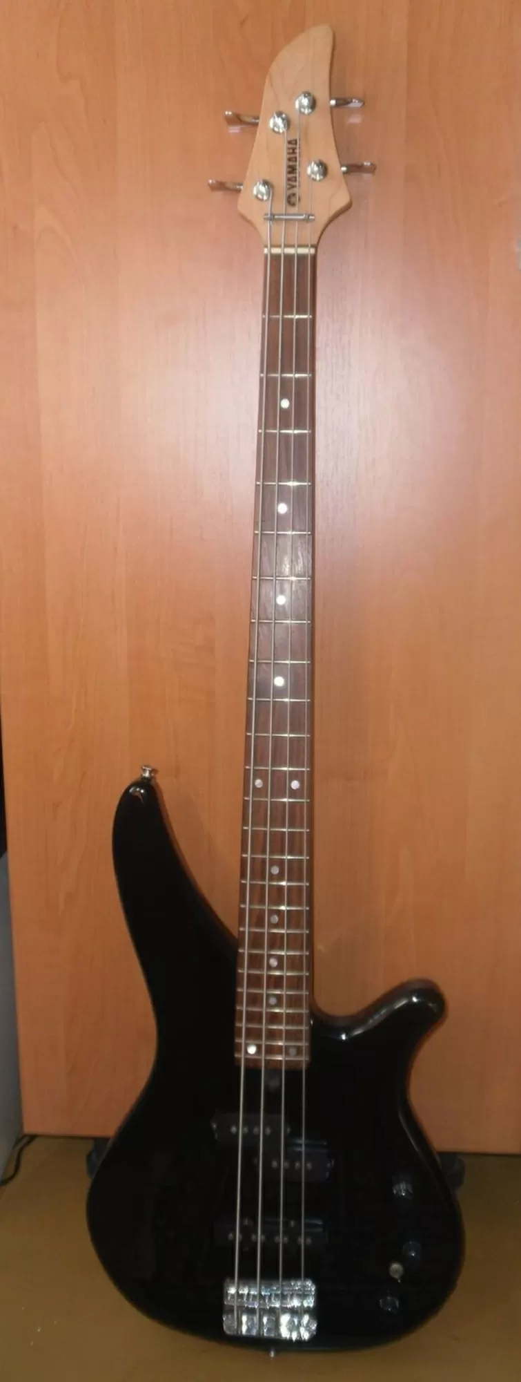 Продам бас-гитару YAMAHA RBX 170 BL