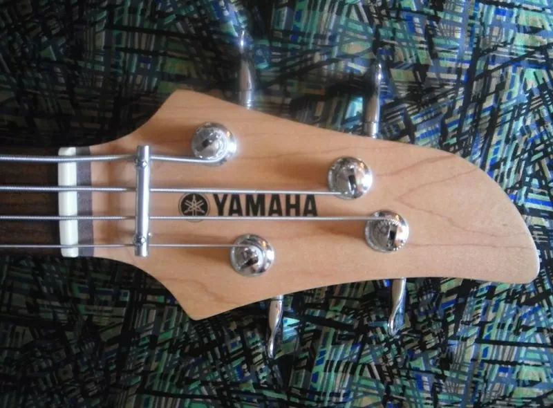 Продам бас-гитару YAMAHA RBX 170 BL 6