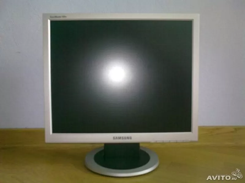 Продам монитор Samsung SyncMaster 920N бу