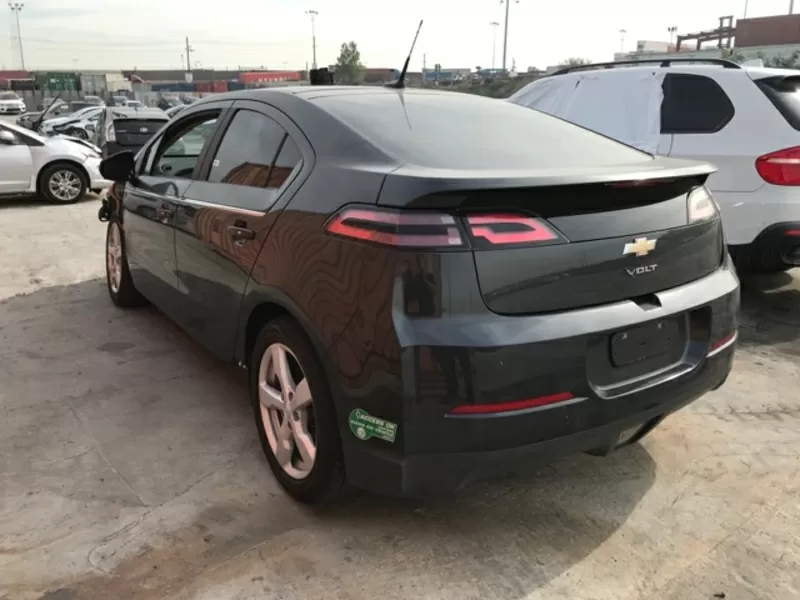 Электромобиль гибрид  дешево Chevrolet Volt 2014 года  4