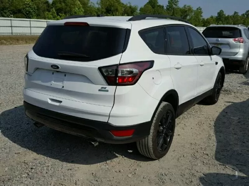 Шикарная иномарка бу Ford Escape 2017 года 3