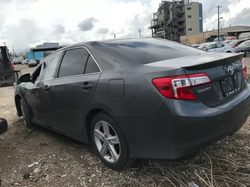 Иномарка бу дешево Toyota Camry 2014 3