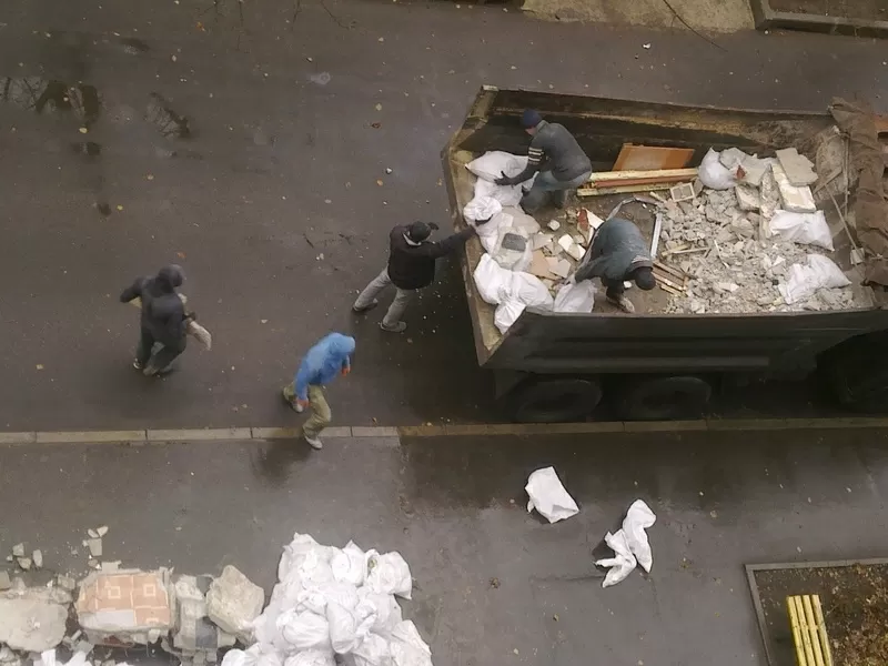 Демонтаж сантехкабин, блоккомнат под ключ с вывозом Харьков 2
