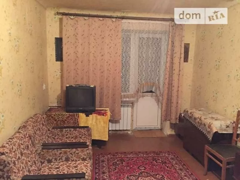 Продам свою 1 комн. квартиру 32 кв. м,  4/5,  возле метро ЮЖД