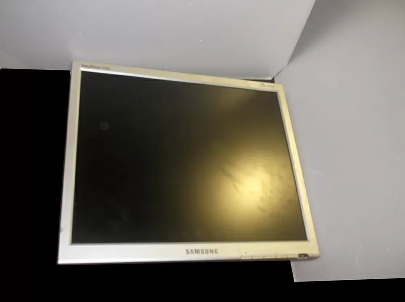 Монитор SAMSUNG SincMaster 710N