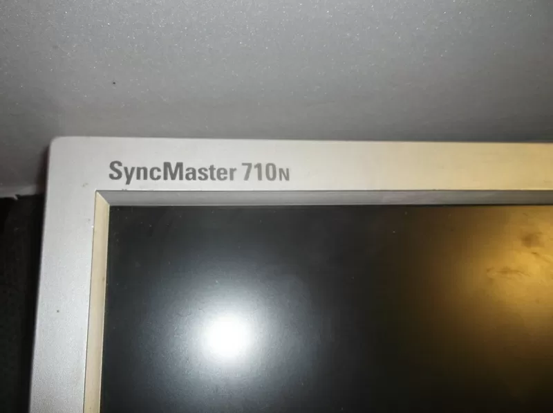 Монитор SAMSUNG SincMaster 710N 4