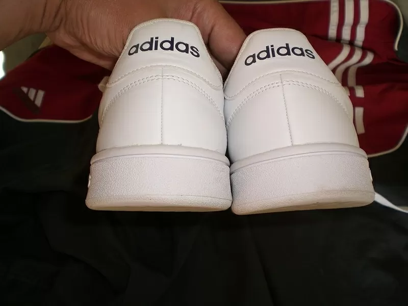 Продам кроссовки кеды ADIDAS GRAND COURT DASE,  оригинал 100 %,  привезены из Англии. 42  5