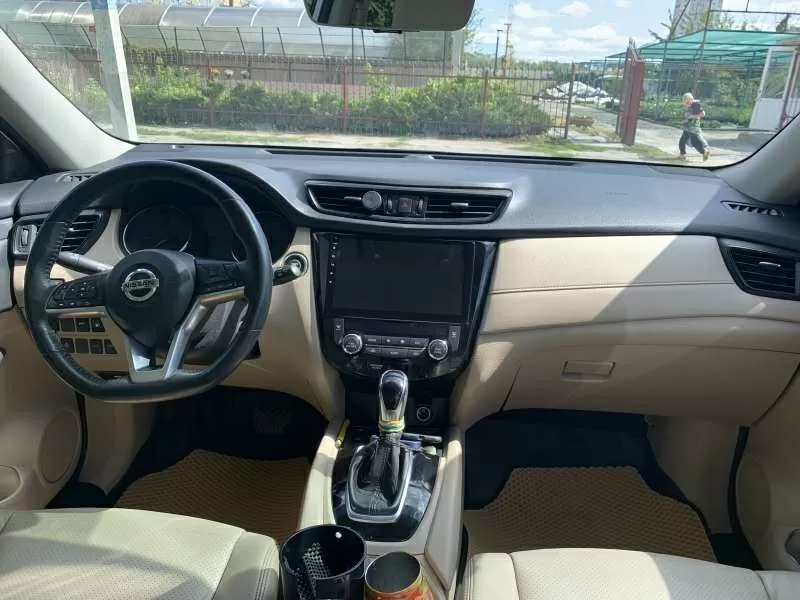Продам свою машину Nissan Rogue 2019 год 2