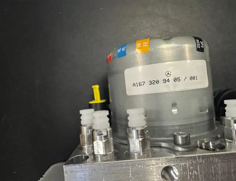 Компрессор пневмо подвески Mercedes GLS X167 A1673209405 4