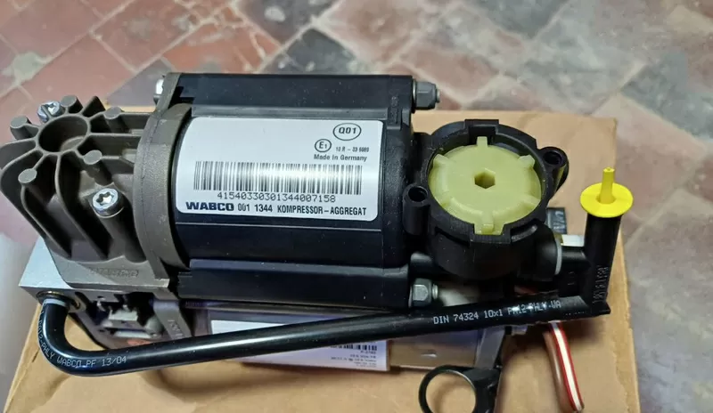 Пневмокомпрессор подвески E W211, S W220, CLS C219: Arnott P2192 2