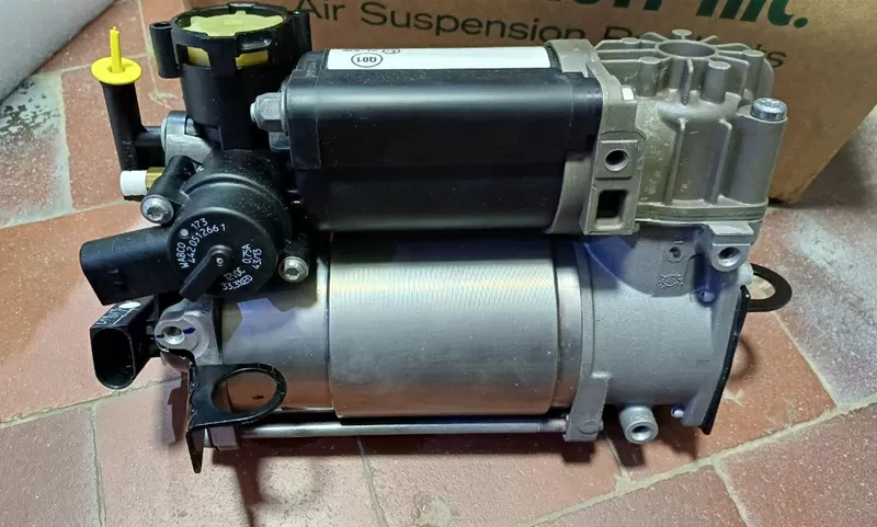 Пневмокомпрессор подвески E W211, S W220, CLS C219: Arnott P2192 4