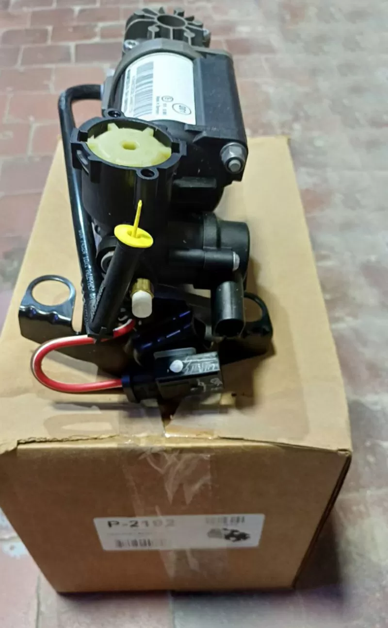 Пневмокомпрессор подвески E W211, S W220, CLS C219: Arnott P2192 6