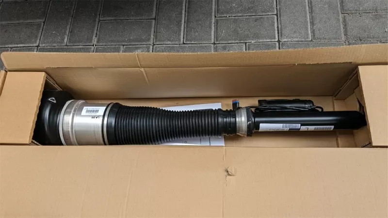 Пневмоамортизатор задний левый Mercedes S W221, CL C216 A2213205513 3
