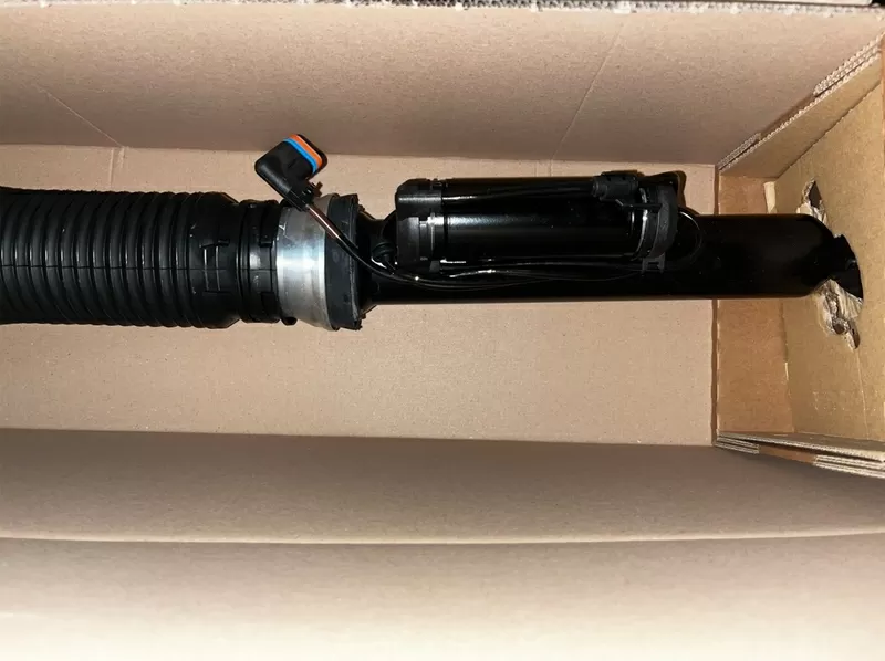 Пневмоамортизатор задний правый Mercedes S W221, CL C216 A2213205613 5