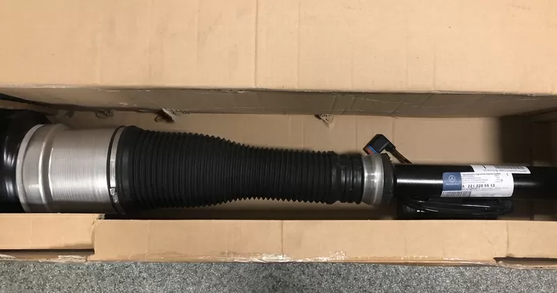 Пневмоамортизатор задний левый Mercedes S W221, CL C216 A2213205513