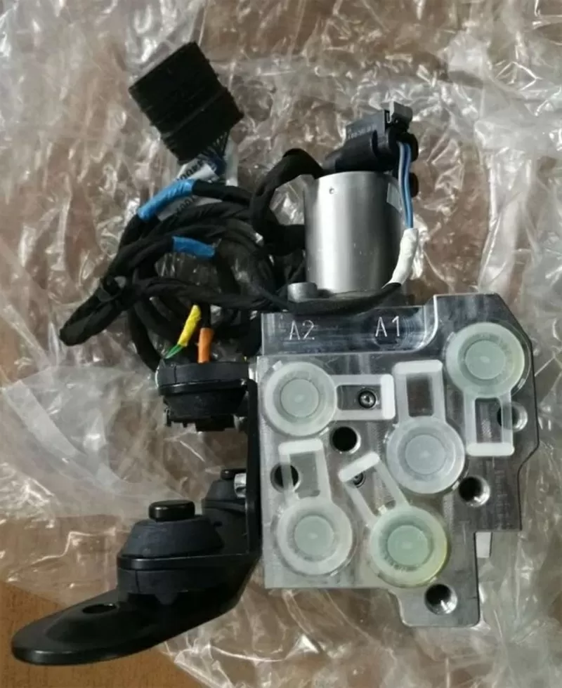 Блок клапанов перед. стаб-ра ML/GLE W166/C292, GL/GLS X166 A1663201158 6