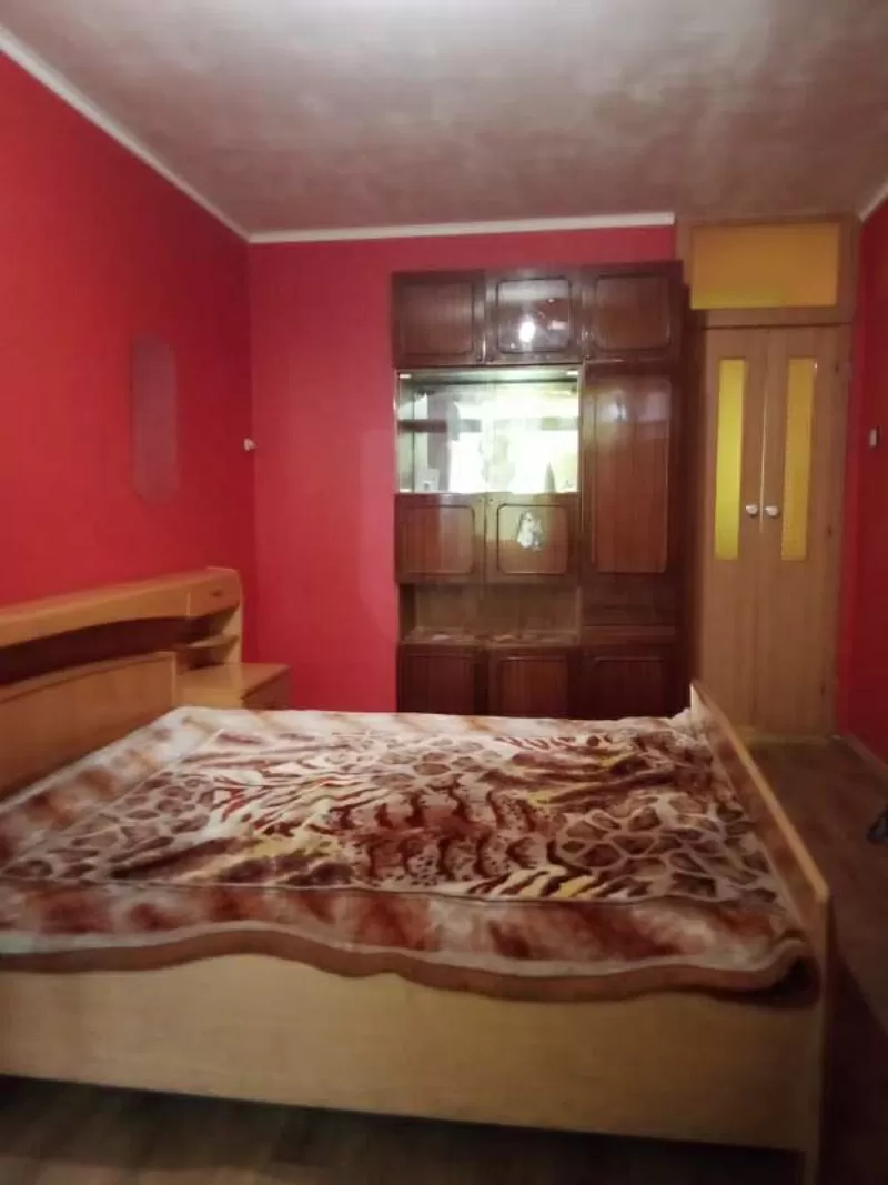 Хазяїн продасть на метро Олексіївська 3 кімн 5 хв 2